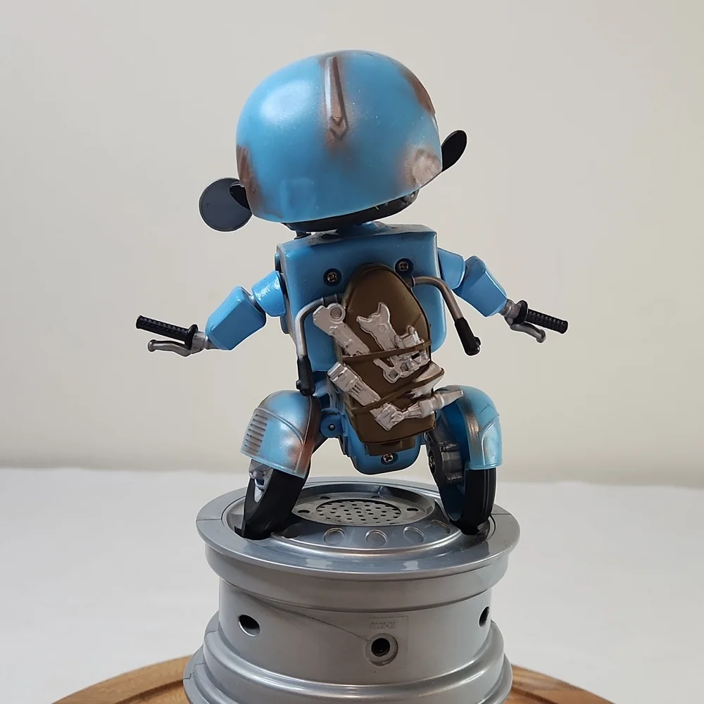 Transformers Sqweeks sound activated. Size 10